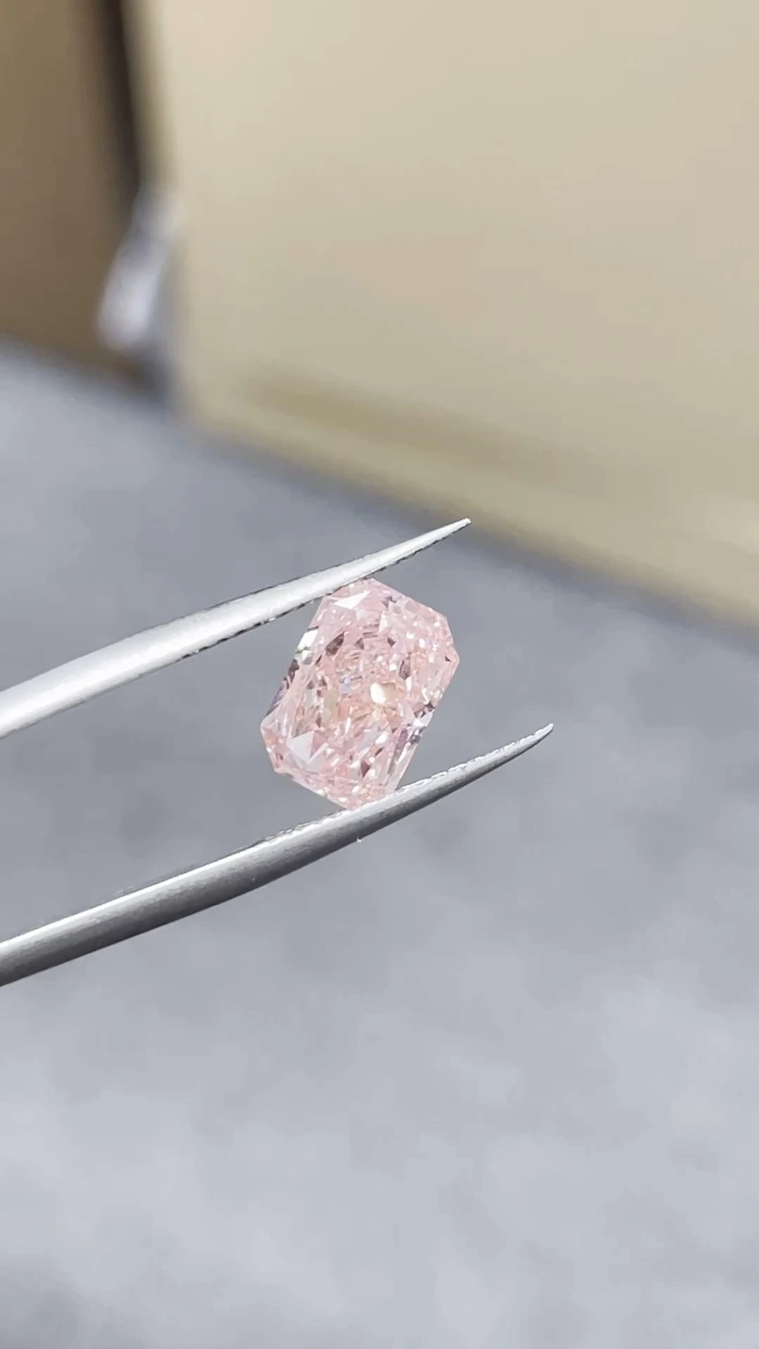 Diamante cultivado en laboratorio VS1 de talla radiante rosa intenso de 2,34 ct 1
