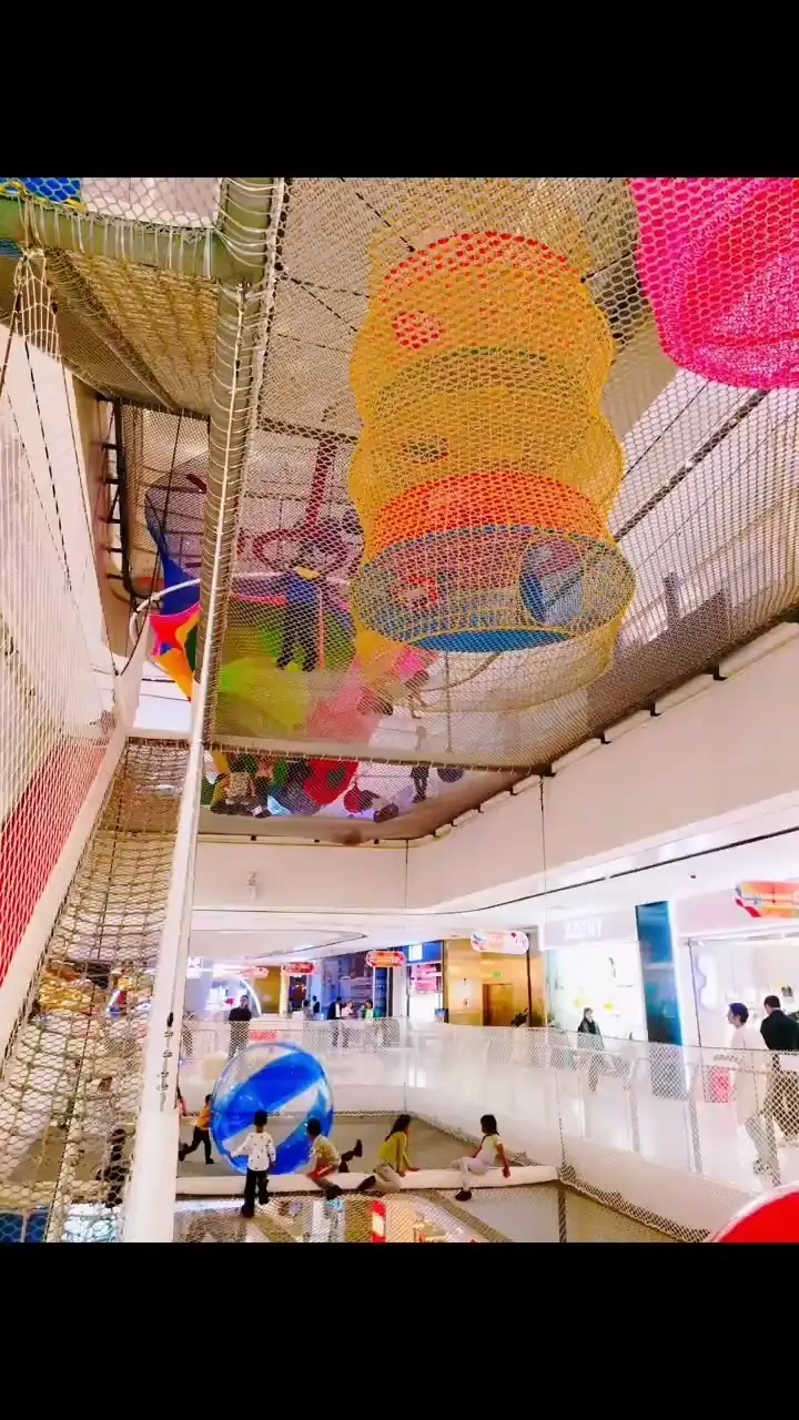 Игровая конструкция Sky Net: захватывающий аттракцион без использования электроэнергии для крытых торговых центров и семейных развлекательных заведений. 1