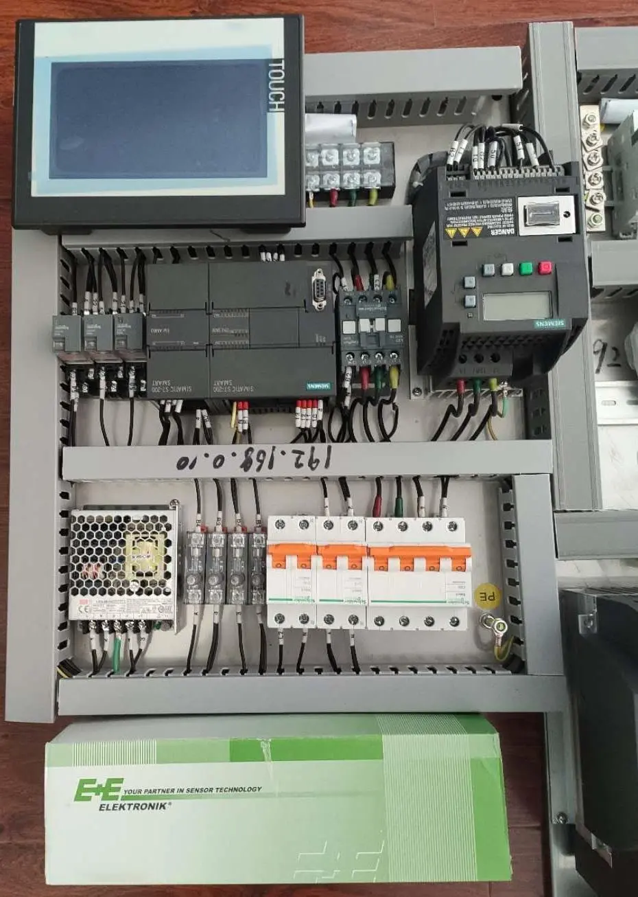 Weighing hood controller: Compatible with GMP cleanroom 1