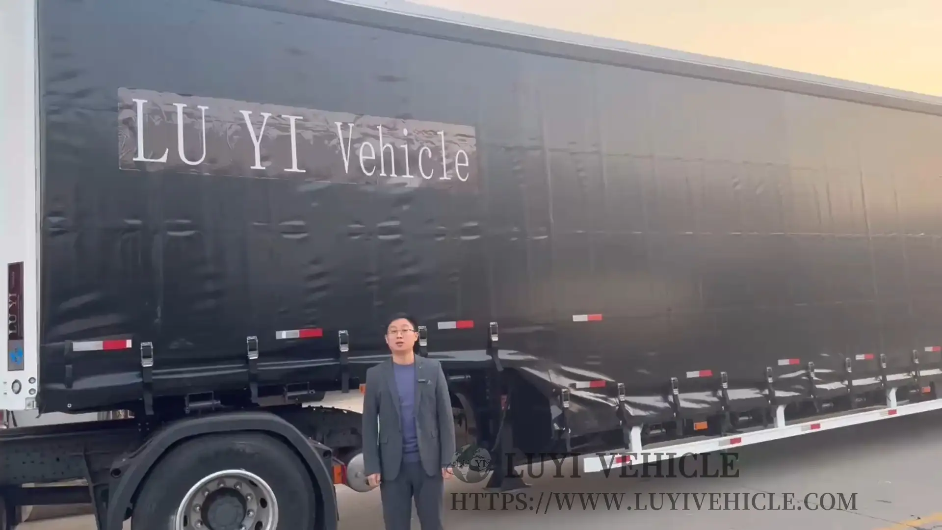 Remorque à rideaux coulissants de 120 mètres cubes et 4 essieux 1