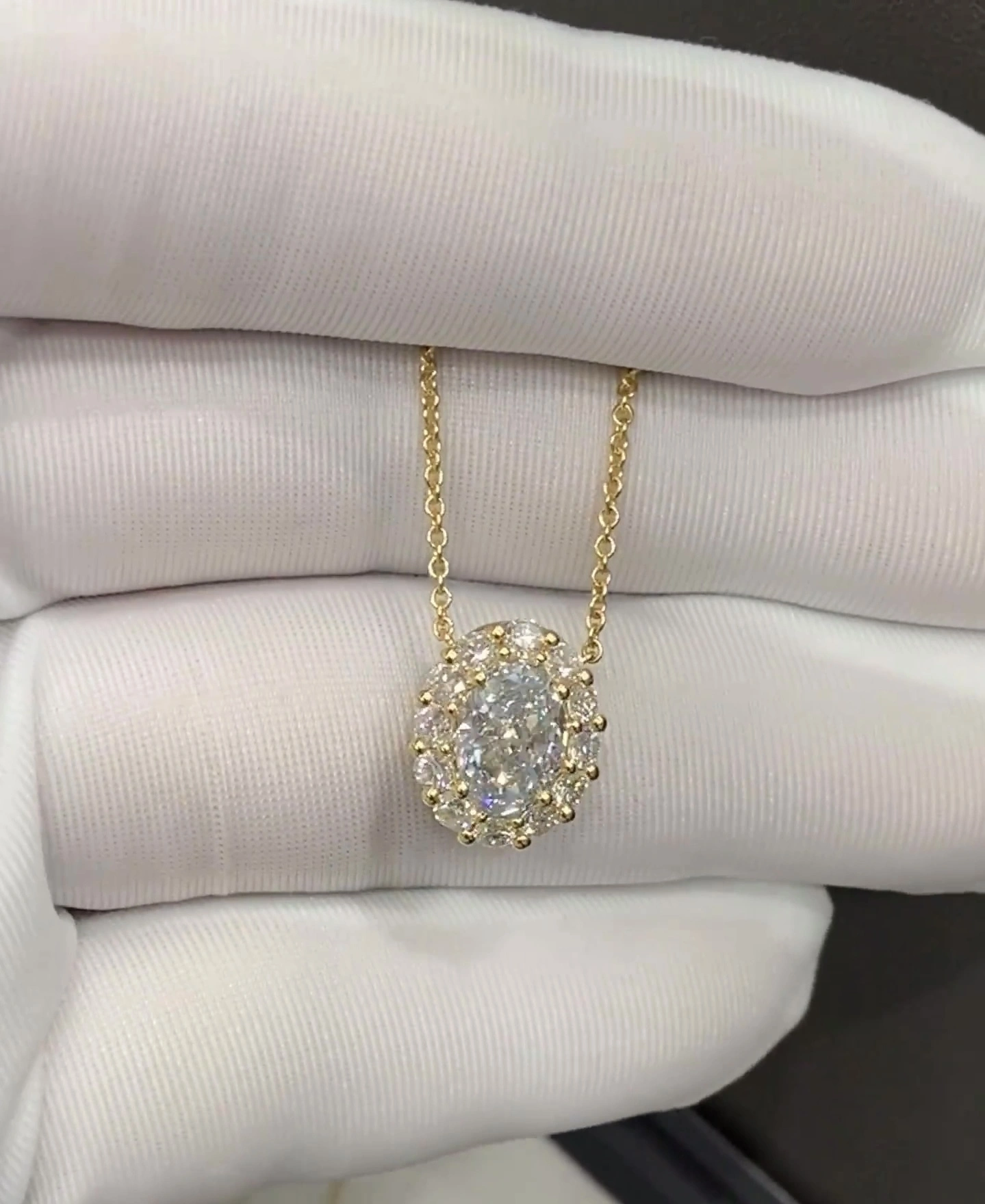 18K Yellow Gold 1.8ct Oval Lab Grown Diamond Necklace with Round side stones 1