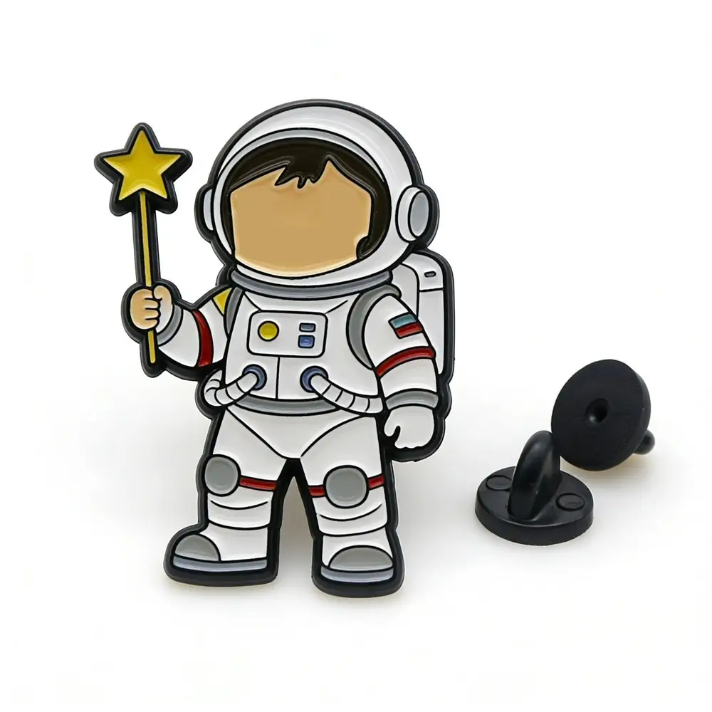 Gepersonaliseerde astronauten-stripfiguurspeldjes - Emaille speldjes met ruimtethema | EverRichGift 1
