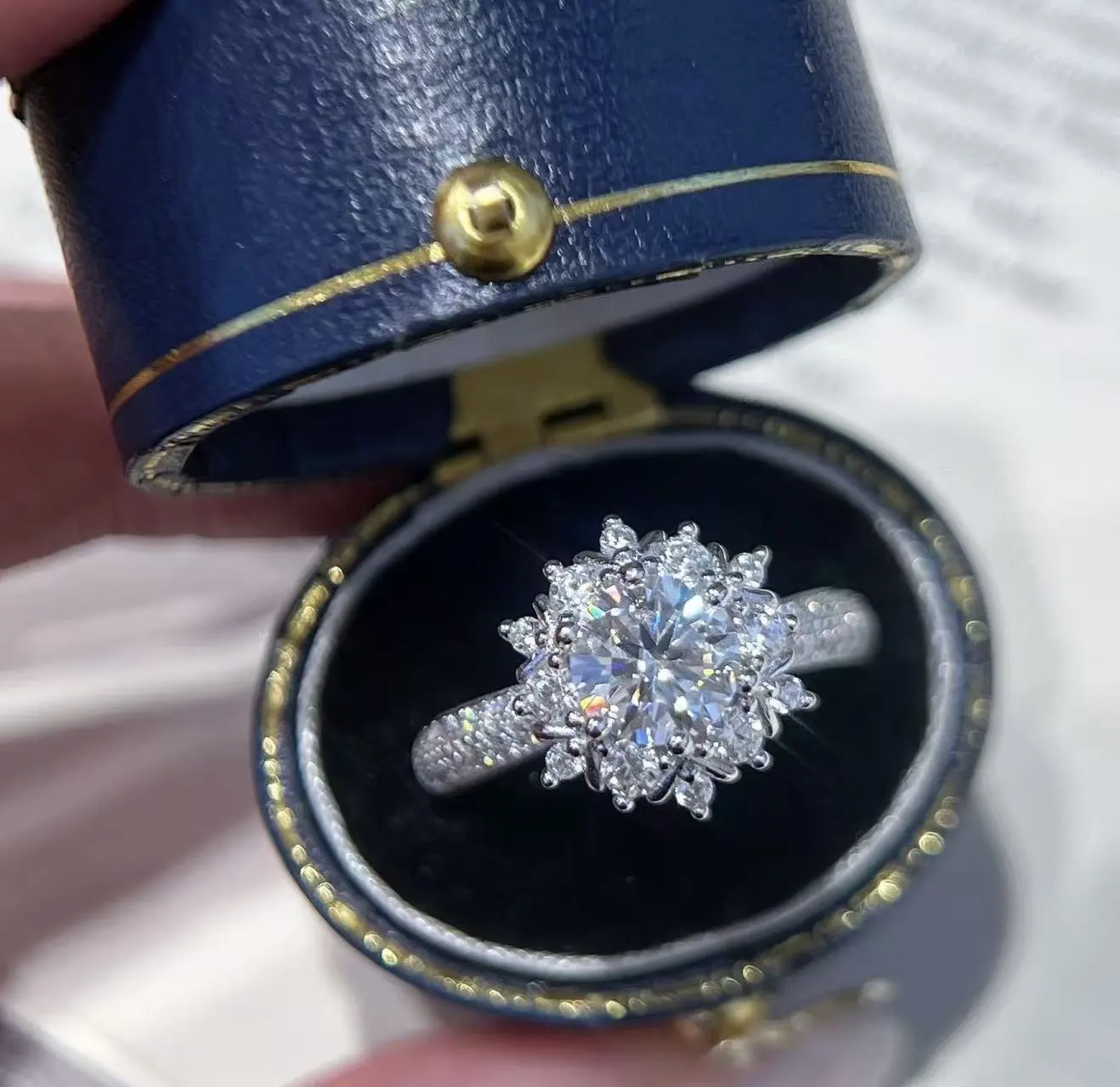 ZKZ Fine Jewelry Luxury 18K White Gold Lab Grown Diamond Round Brilliant Cut Engagement Ring 1