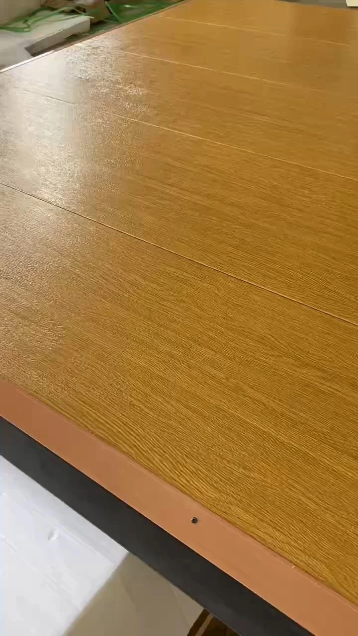 Puerta de garaje con aislamiento de veta de madera: Reduzca las facturas de calefacción en invierno en un 28 % (certificación R-18.3) 1