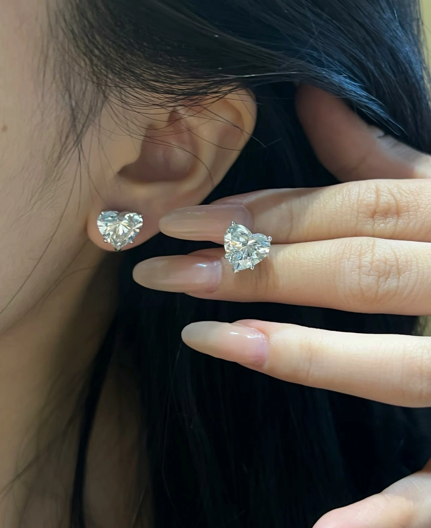 18K White Gold Brilliant Heart-Shaped High Clarity Lab-Grown Diamond Earrings 1