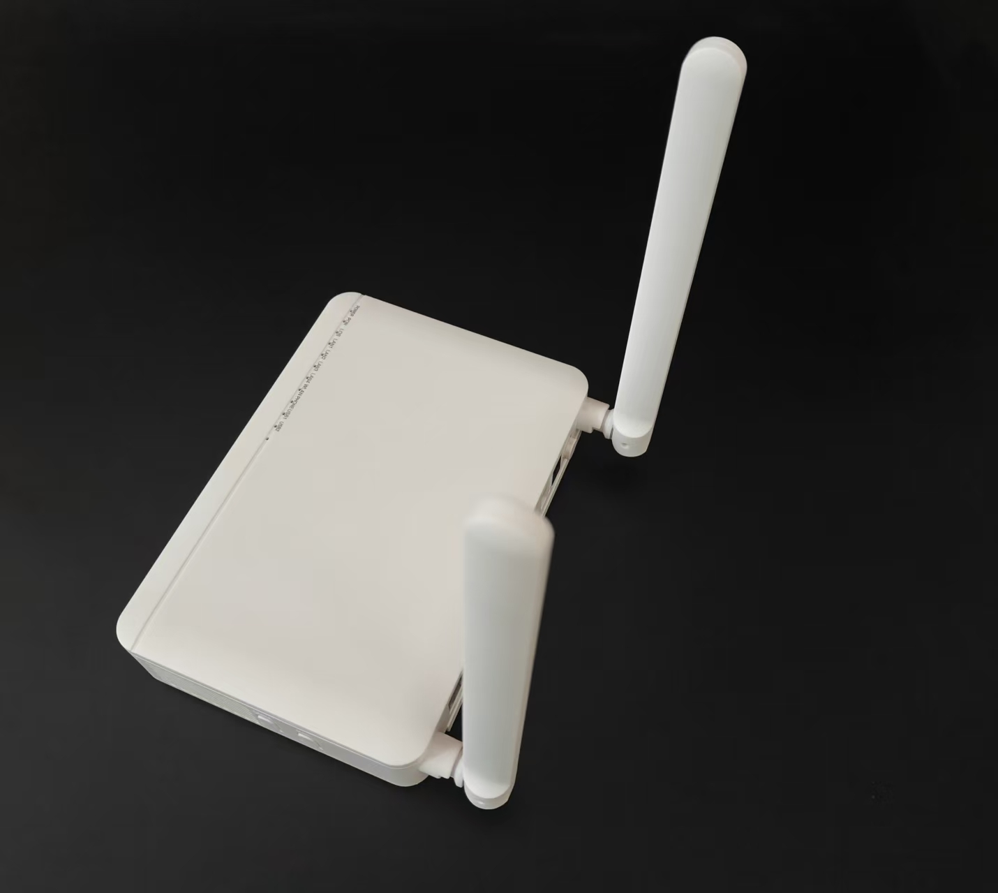 مورد المصنع لجهاز راوتر XPON Ai743 أحادي النطاق مع منفذ 1GE+3FE+1POTS بسرعة 2.4 جيجابت/ثانية، يدعم تقنية FTTH ONT ONU. 1