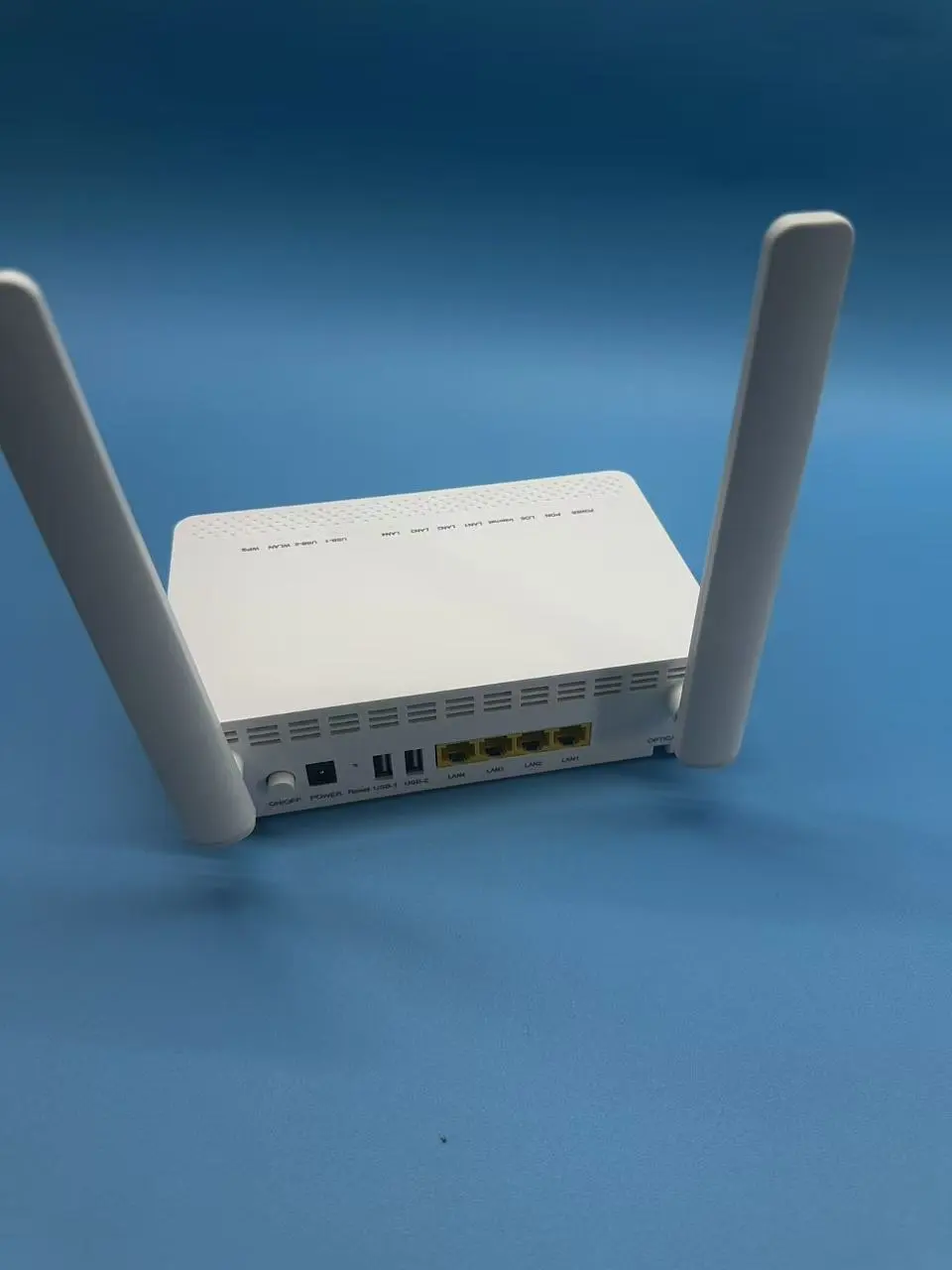 جهاز ONU/ONT Ai747-X6 الشهير، مورد المصنع، يدعم تقنيات GPON وEPON وXPON وOMCI وMESH، ويدعم شبكات Wi-Fi 6 بترددات 4 جيجاهرتز و2.4 جيجاهرتز و5 جيجاهرتز، طراز AX1800 وAX300، ويدعم تقنية FTTH. 1