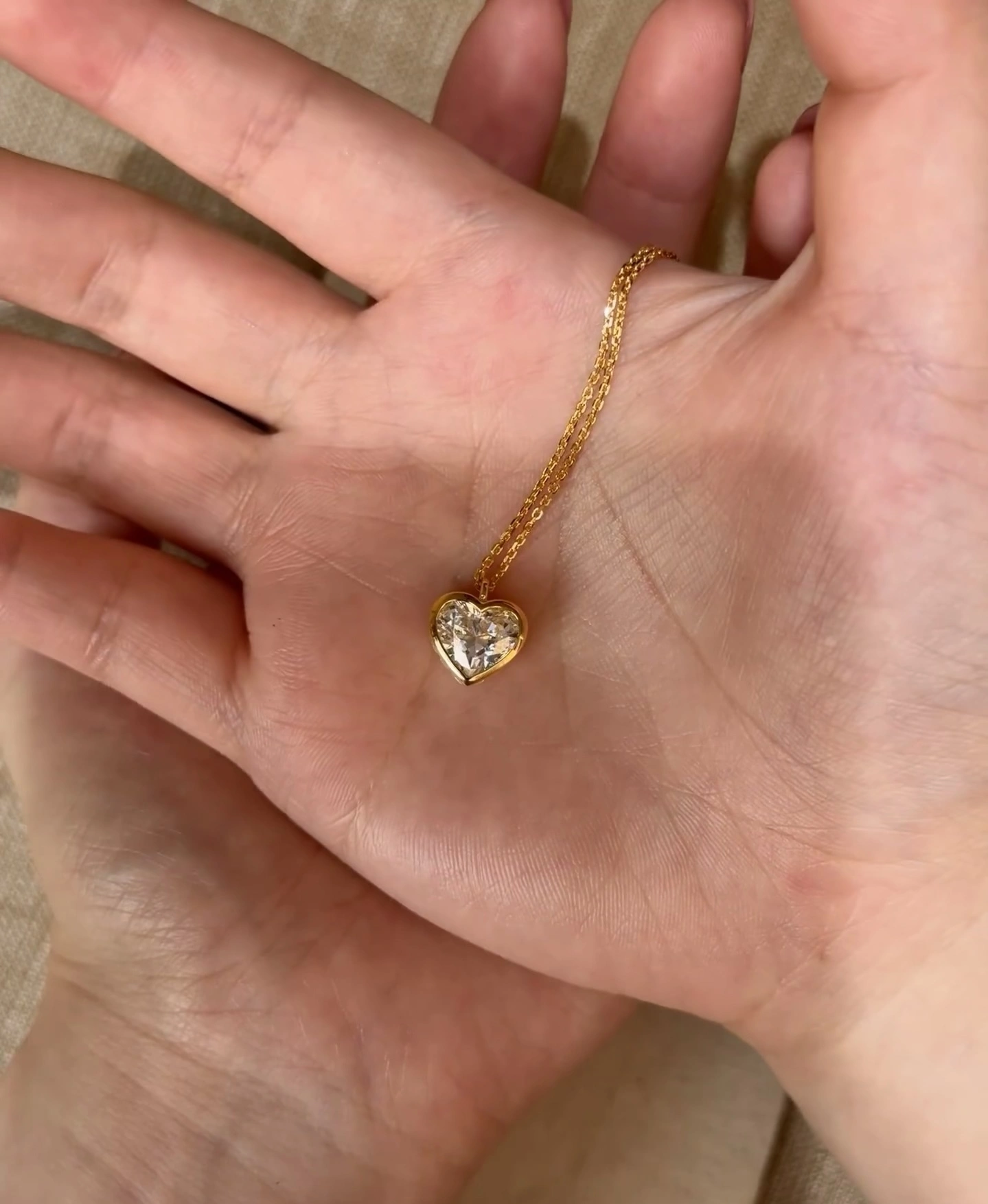 18K Yellow Gold Lab Diamond Necklace 1ct heart-shaped diamond necklace with IGI certification 1