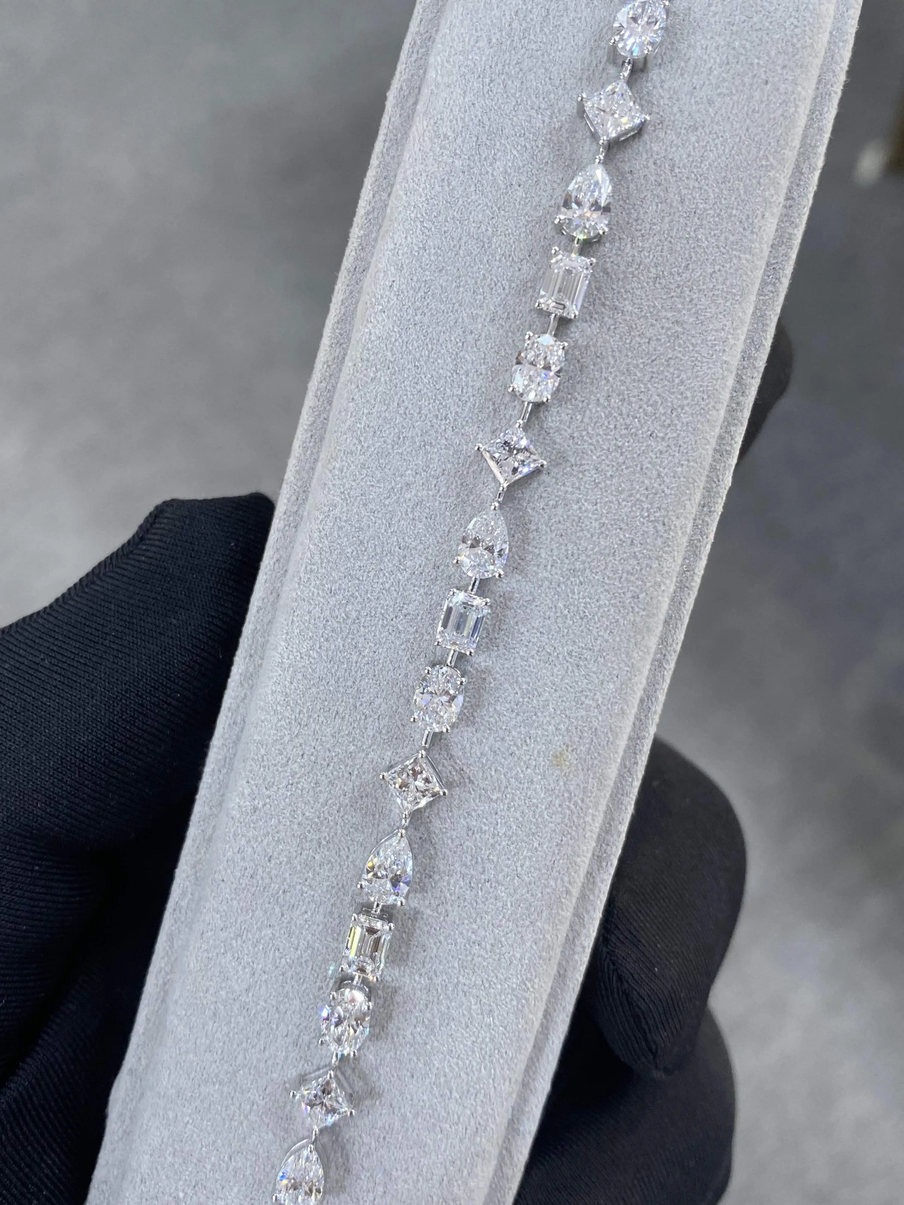 18K Lab Diamond Bracelet 18.4ct Pear princess emerald Tennis bracelet Customized bracelet with IGI certificate 1