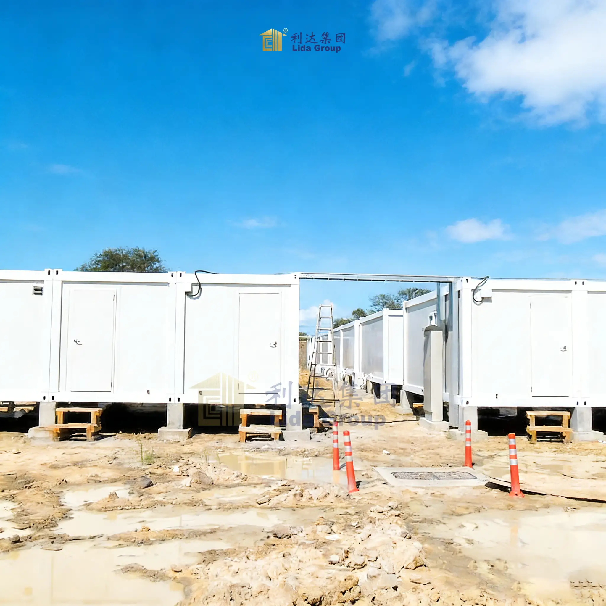 Casa contenedor prefabricada moderna con diseño modular ecológico para una vida sostenible 1