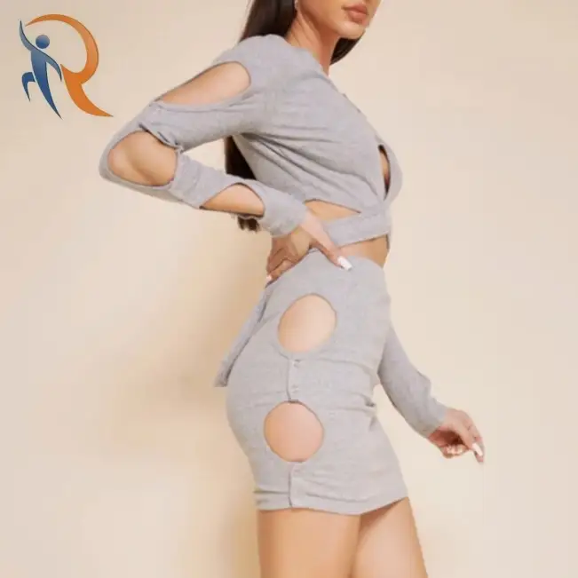 LONG SLEEVE CUTOUT CROP TOP 1