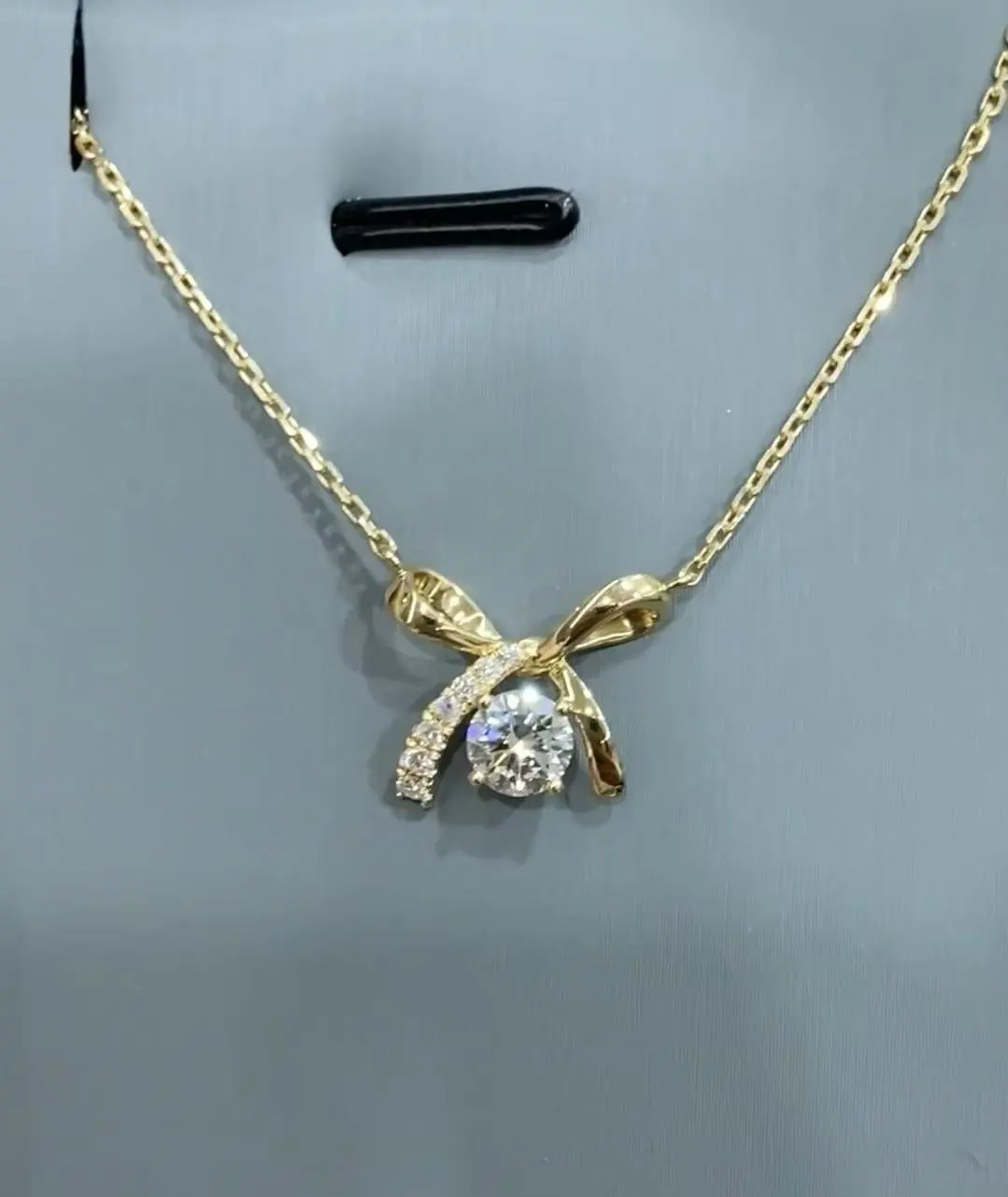 18K Yellow Gold 1ct Round Lab Diamond Necklace Customized Bowknot Necklace with IGI certification 1