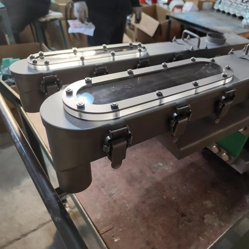 Compact Size Enclosed Electromagnetic Vibrating Feeder 1