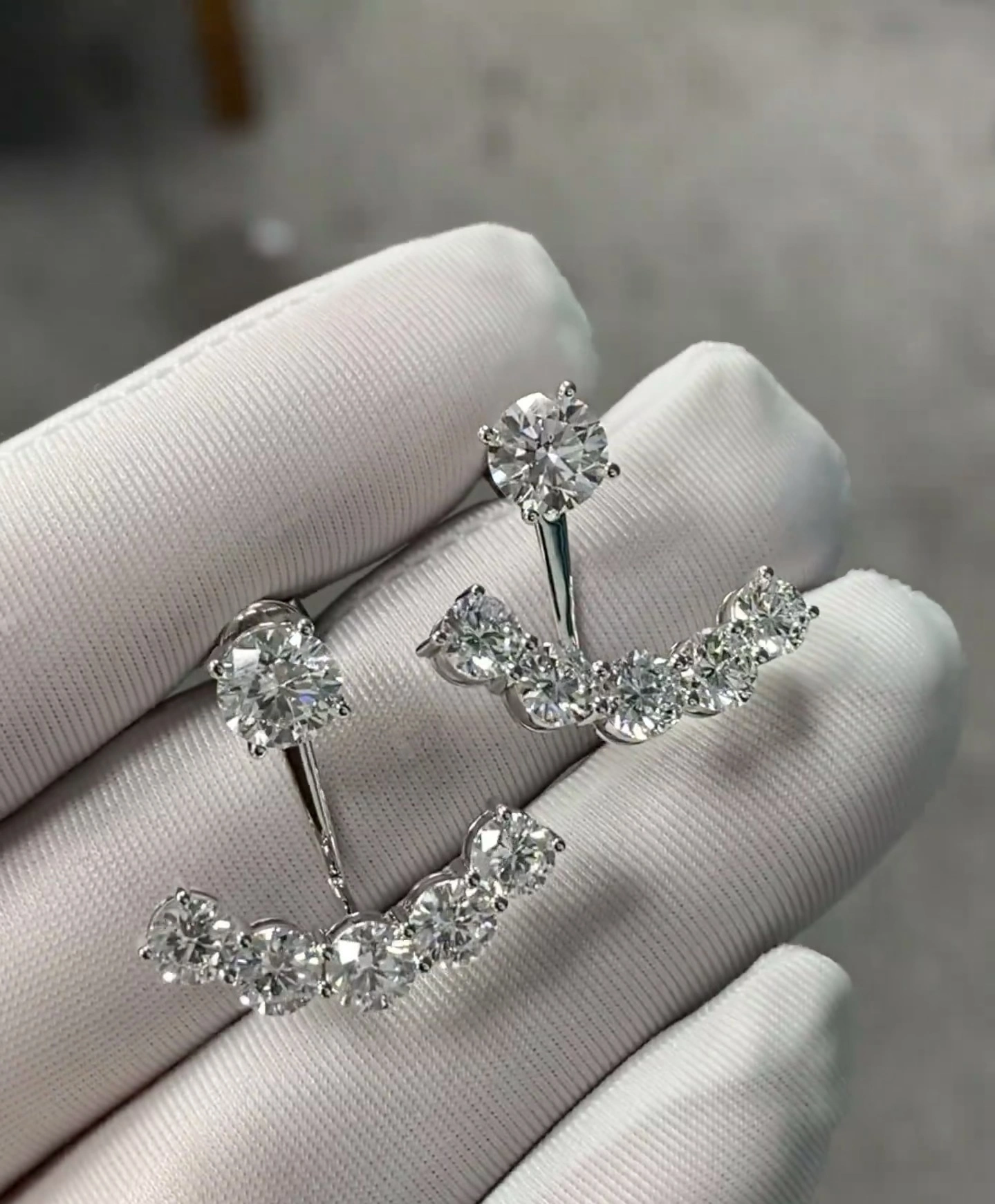 18K White Gold Lab Diamond Earrings 1.5ct Round Customized Smile Earrings with IGI certification 1