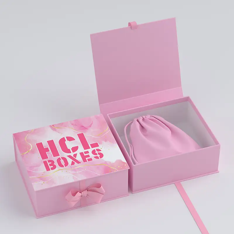 علبة تغليف وردية اللون صلبة على شكل كتاب، مغلفة بطبقة لامعة/غير لامعة ورقائق ألومنيوم، مخصصة للمجوهرات والقلائد المصممة حسب الطلب. 1