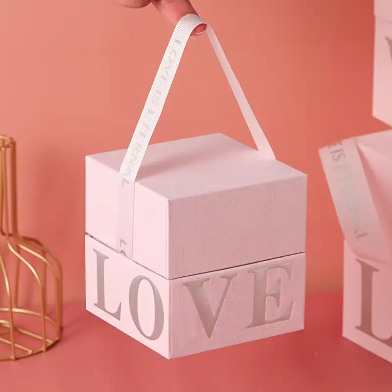 علبة كرتون محمولة بمقبض، قلادة شخصية، صندوق مجوهرات فريد من نوعه لخطبة الزواج أو خاتم الزفاف، تغليف غير لامع، نقش بارز، مقاوم للأشعة فوق البنفسجية 1