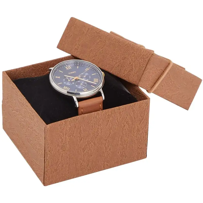 علبة ساعات فاخرة مربعة الشكل مصنوعة حسب الطلب من الورق المقوى اللامع، مزودة بغطاء مغناطيسي وطلاء مقاوم للأشعة فوق البنفسجية. 1