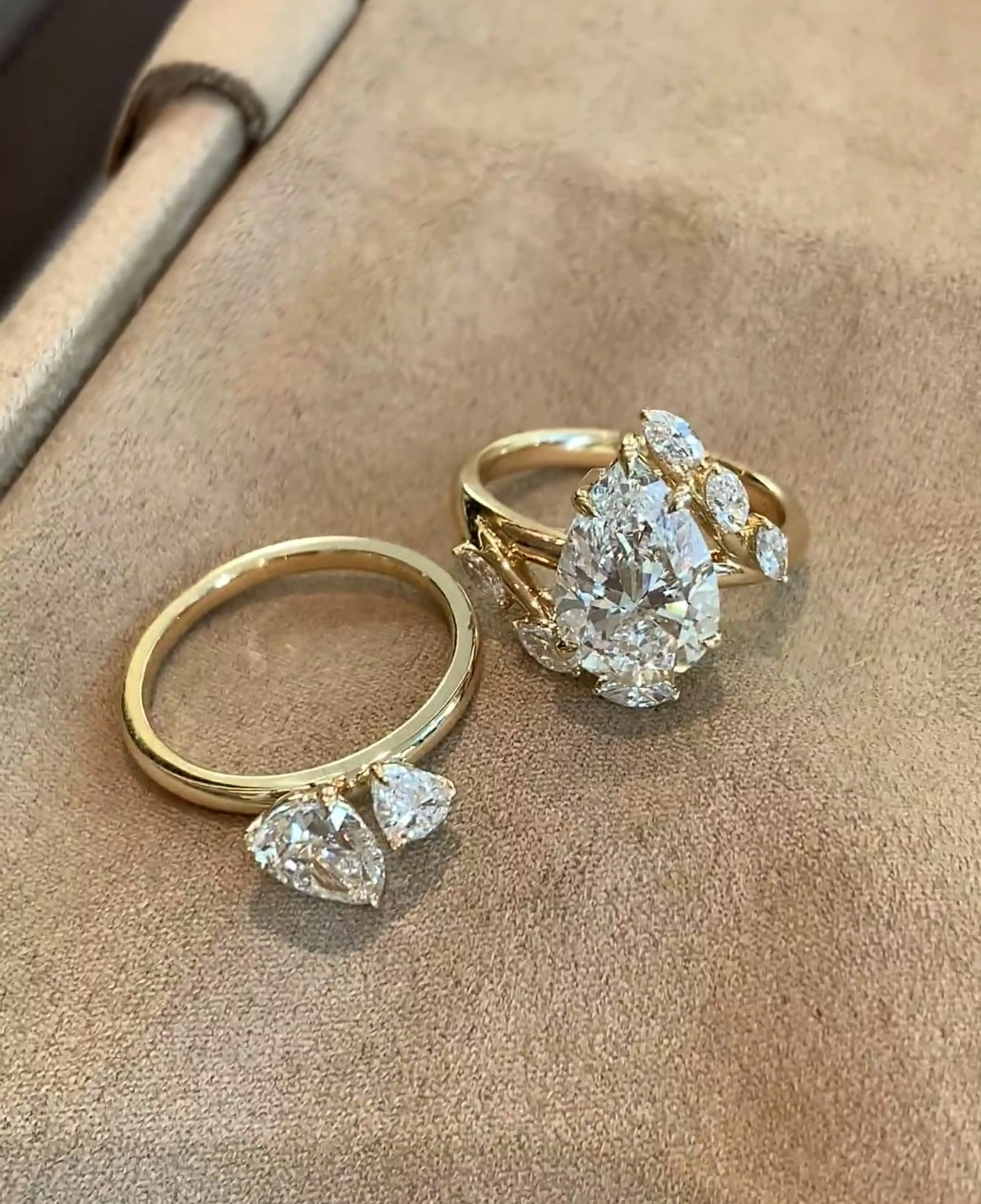 18K Yellow Gold 3ct Pear Lab Diamond Custom-Made Engagement Ring Set with IGI certification 1