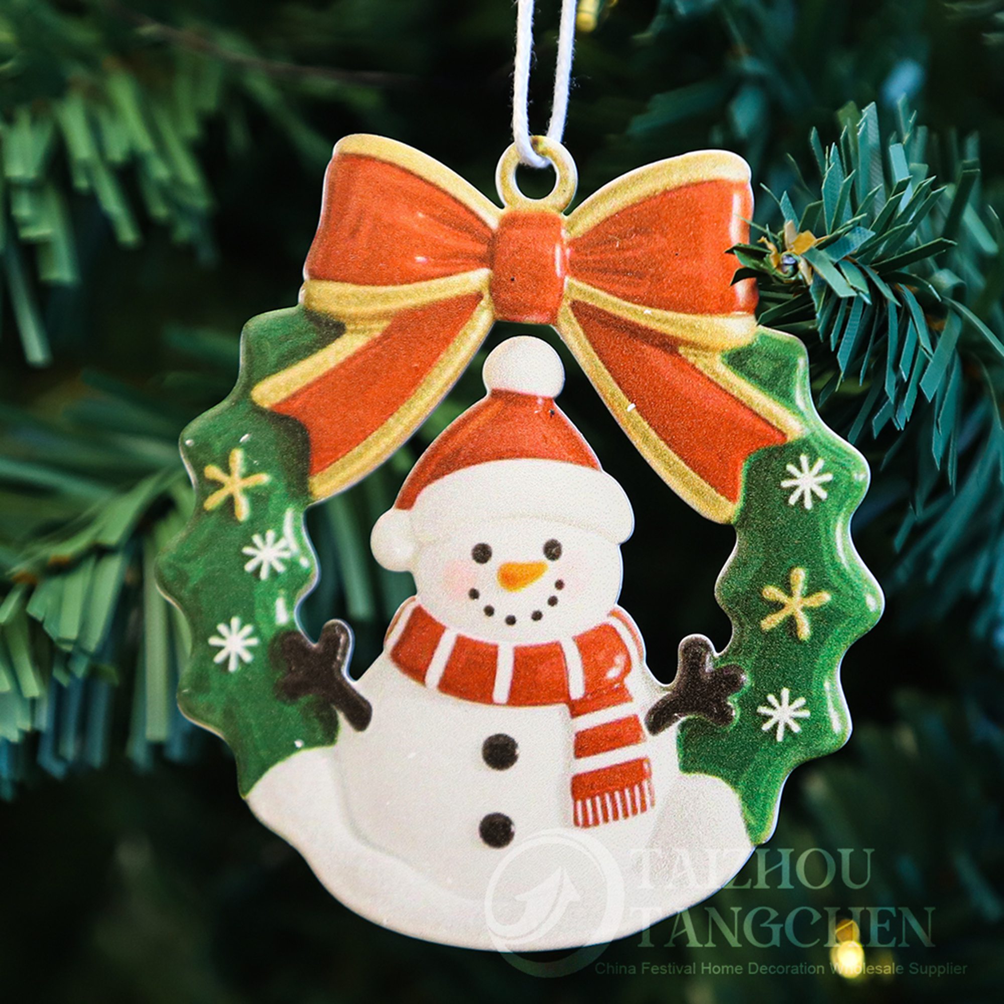 Adornos navideños de metal con forma de corona: adornos vintage de hojalata para colgar en el árbol de Navidad. 3