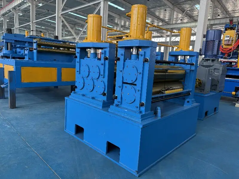 Five roll levelling machine 1