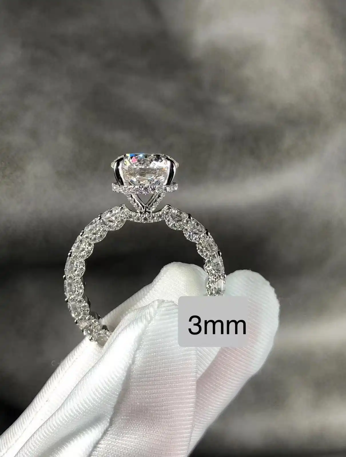 Anillo de oro blanco de 18 quilates 1