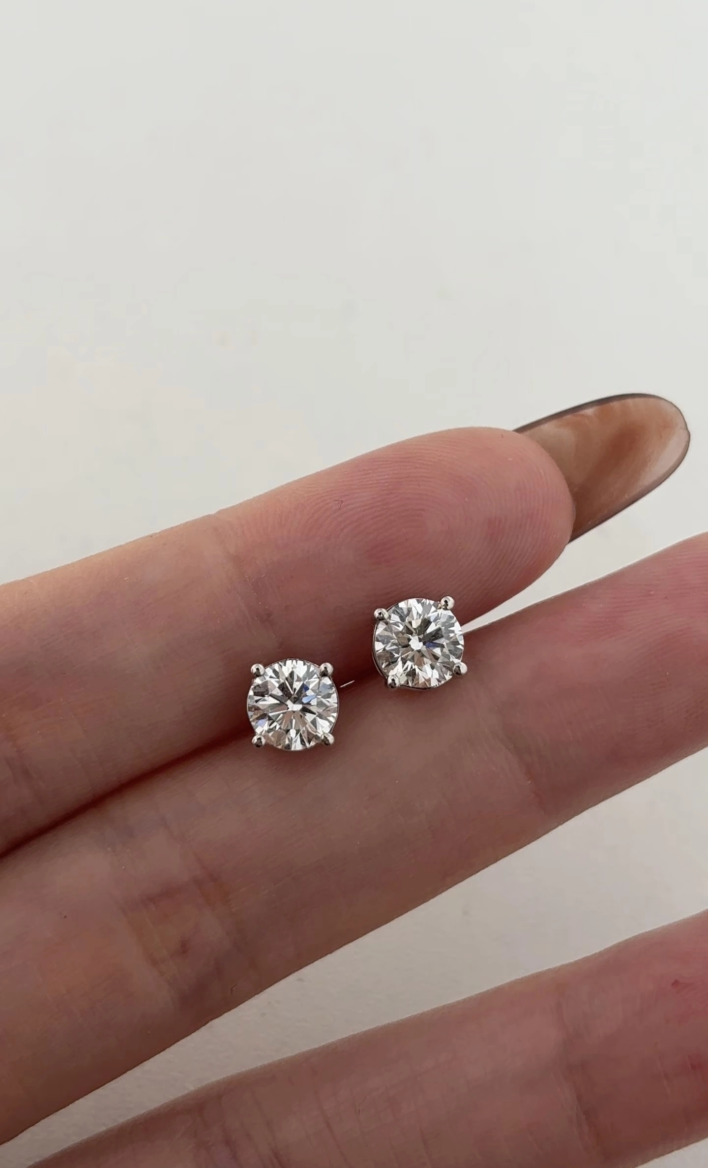 18K Lab Diamond Earrings 2ct Round Earrings Custom earrings with IGI certificates 1