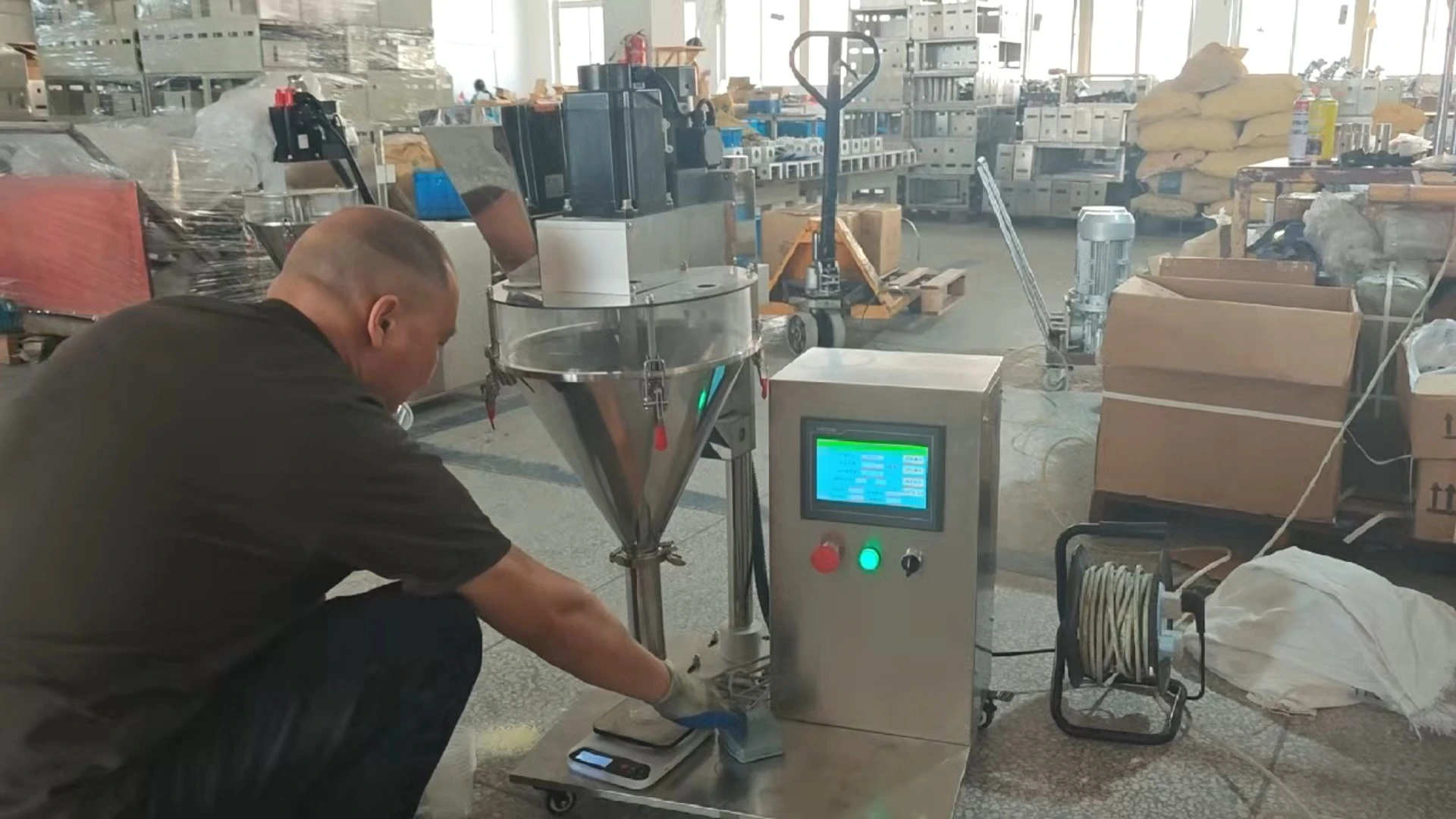 LT730 Semi-automatic screw powder filling machine 1