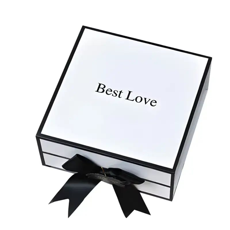 علبة مجوهرات من الورق المقوى القابل لإعادة التدوير بتصميم شخصي، مغلفة بطبقة لامعة، مثالية لتغليف الهدايا والحرف اليدوية، مع شعار مخصص للقلادة. 1