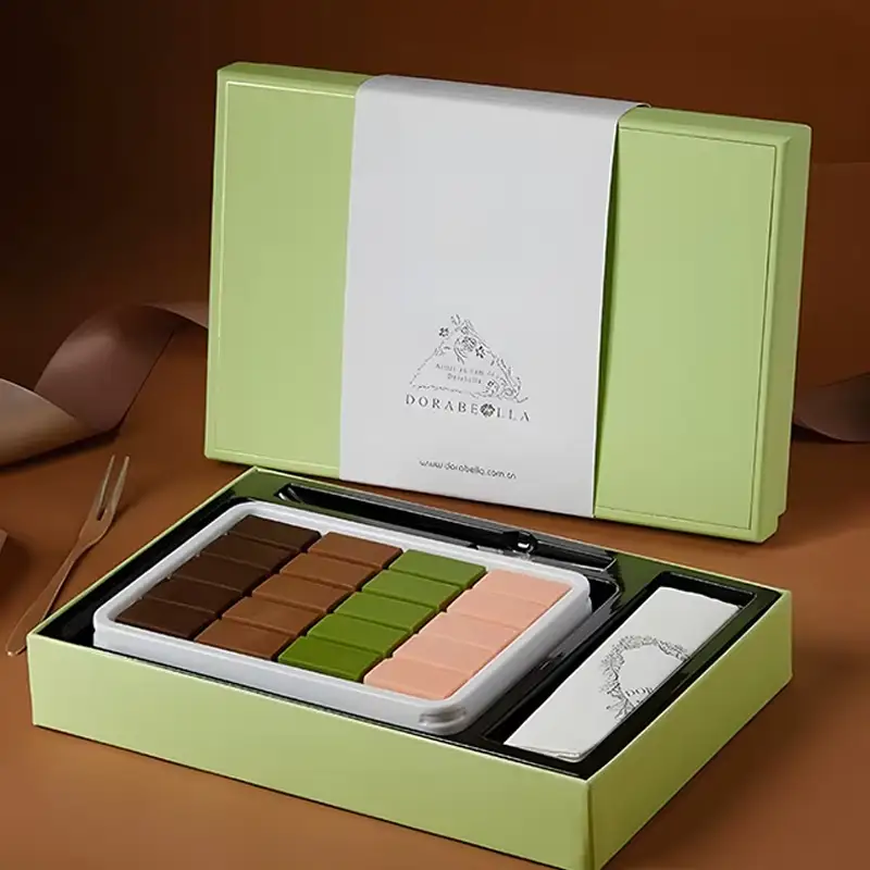 علب تغليف مربعة الشكل من الكرتون المموج القابل لإعادة التدوير، بشعار مخصص، بألوان جذابة، مناسبة لتغليف الشوكولاتة وعلب هدايا بنكهة الكمأة. 1