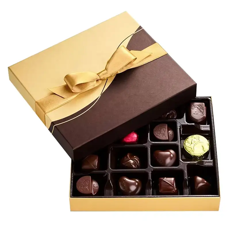 مجموعة علب شوكولاتة من الورق المقوى القابل لإعادة التدوير مع شعار مخصص، مزودة بمقبض إغلاق مغناطيسي، سهلة الحمل، مثالية كهدية مفاجئة في عيد الميلاد. 1