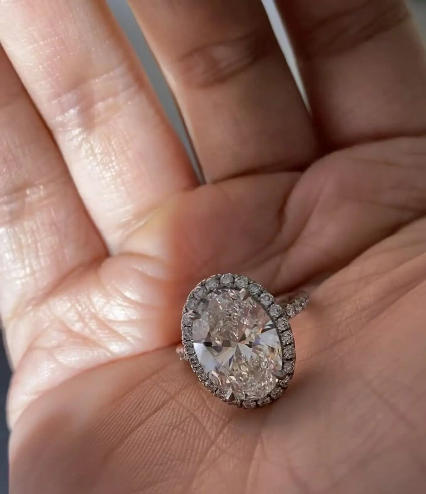 Fine Jewelry Custom 18K White Gold 5CT lab Grown Diamond Oval Ring For Engagement 1