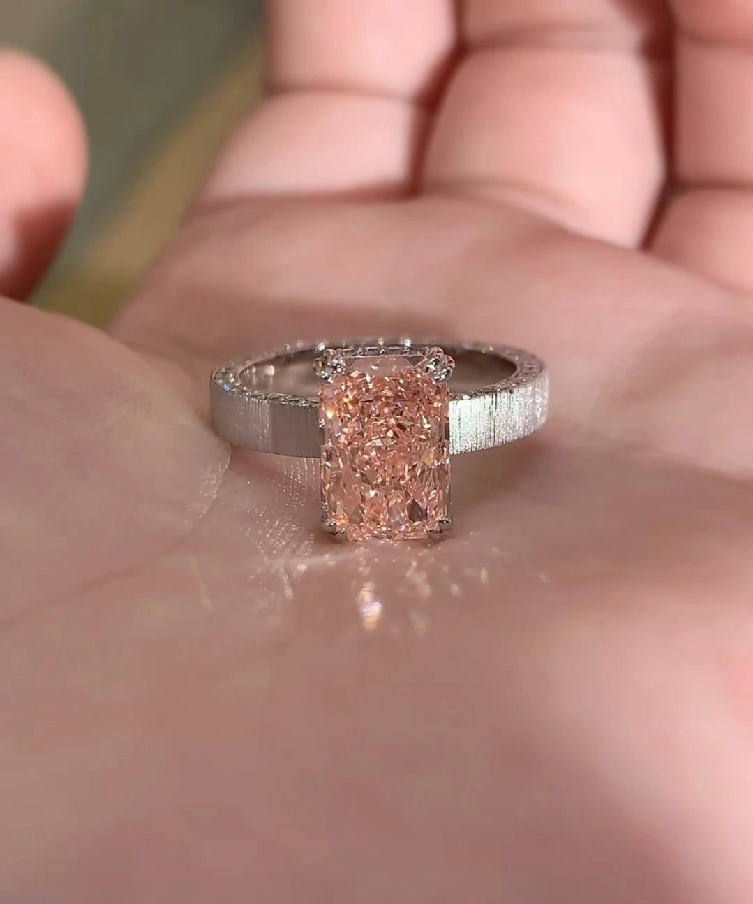 18K Lab Diamond Ring 2ct Pink Rediant Retro brushed gold ring set with diamonds VVS 1