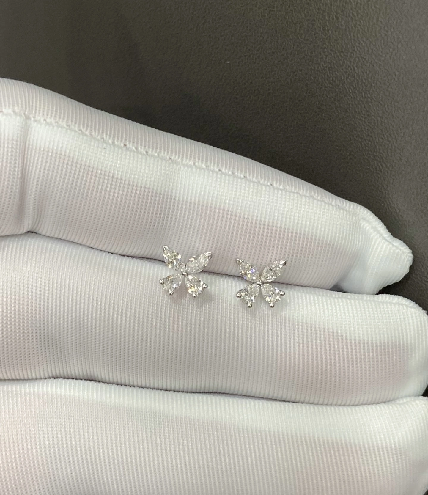 Everyday Lab-Grown Diamond Studs | Effortless Elegance for Work & Beyond 1