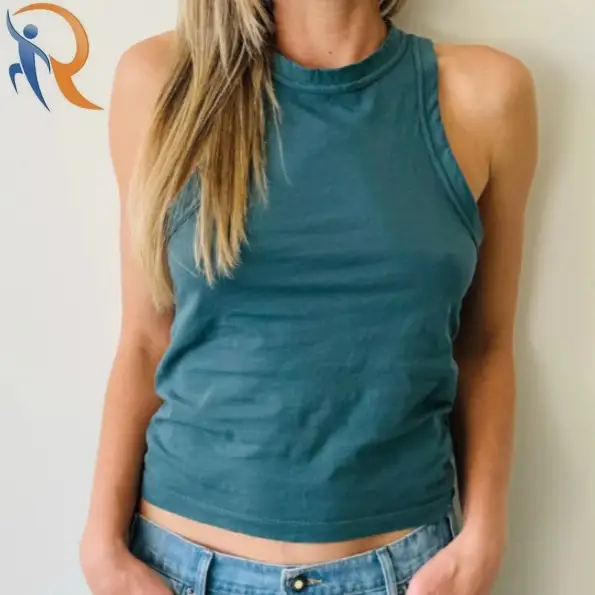 بلوزة لويز ذات الرقبة العالية 1