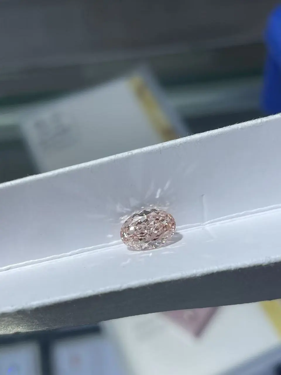ZKZ Jewelry Fancy Intense Pink Oval Cut VS1 Lab Grown Diamond 2.25CT With IGI Certifieid 1