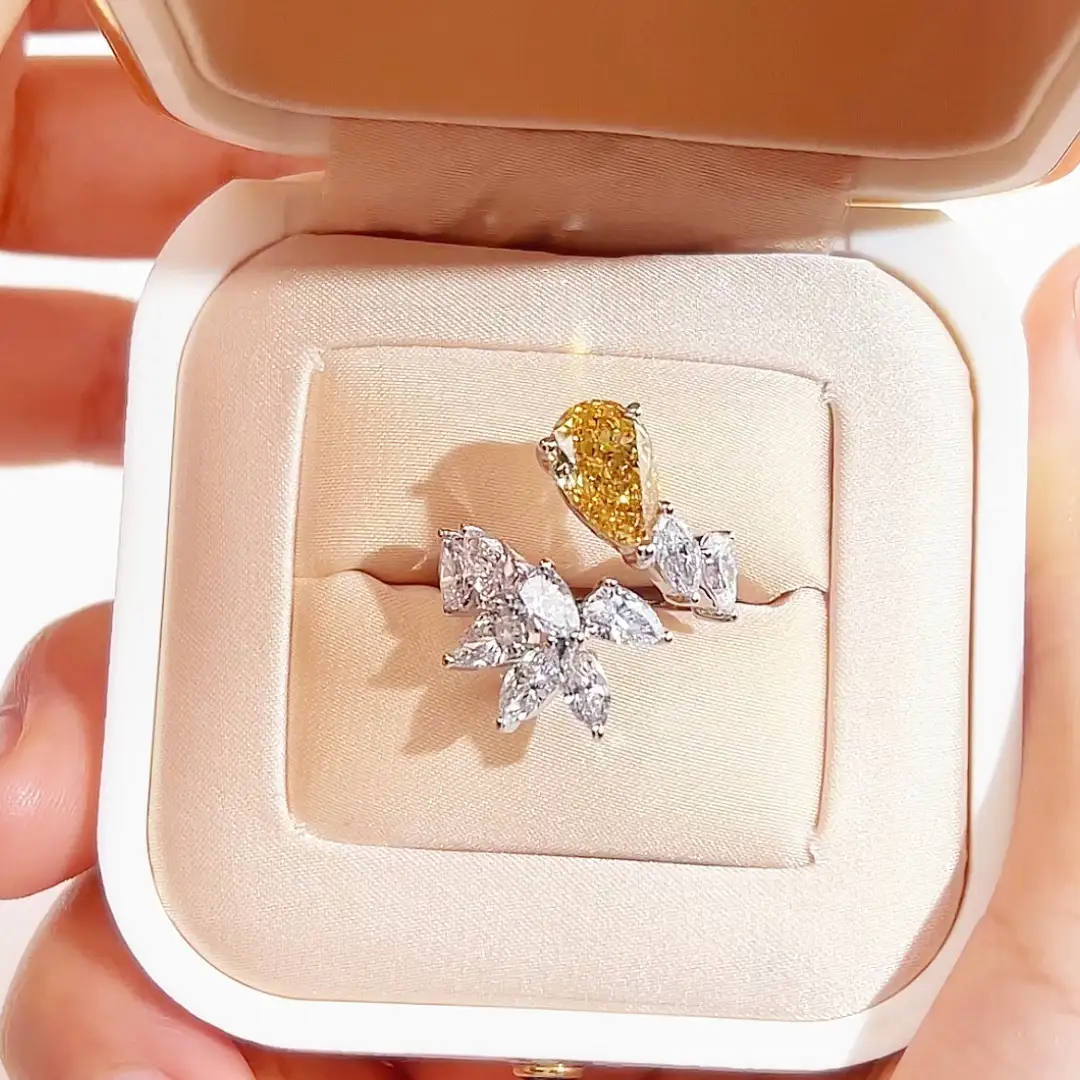 MSR-1927 18K gold Ring 2CT pear shape yellow  Lab Grown Diamond Ring  Messi Jewelry 1