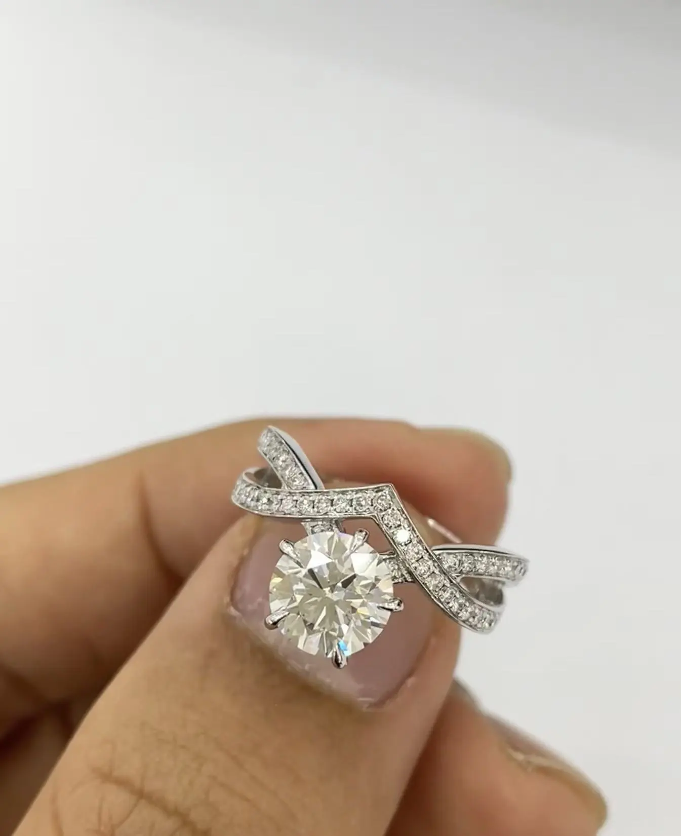 ZKZ Custom Jewelry High Quality Stunning 18K White Gold 1.5CT Round  Lab Grown Diamond Ring 1