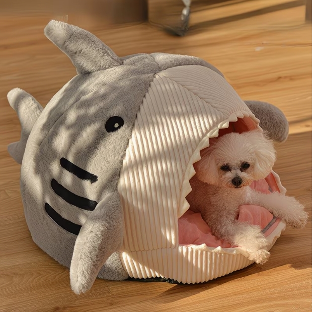 Roadreign SharkCave: Cama para mascotas con forma de tiburón, divertida y acogedora, para gatos y perros pequeños. 6