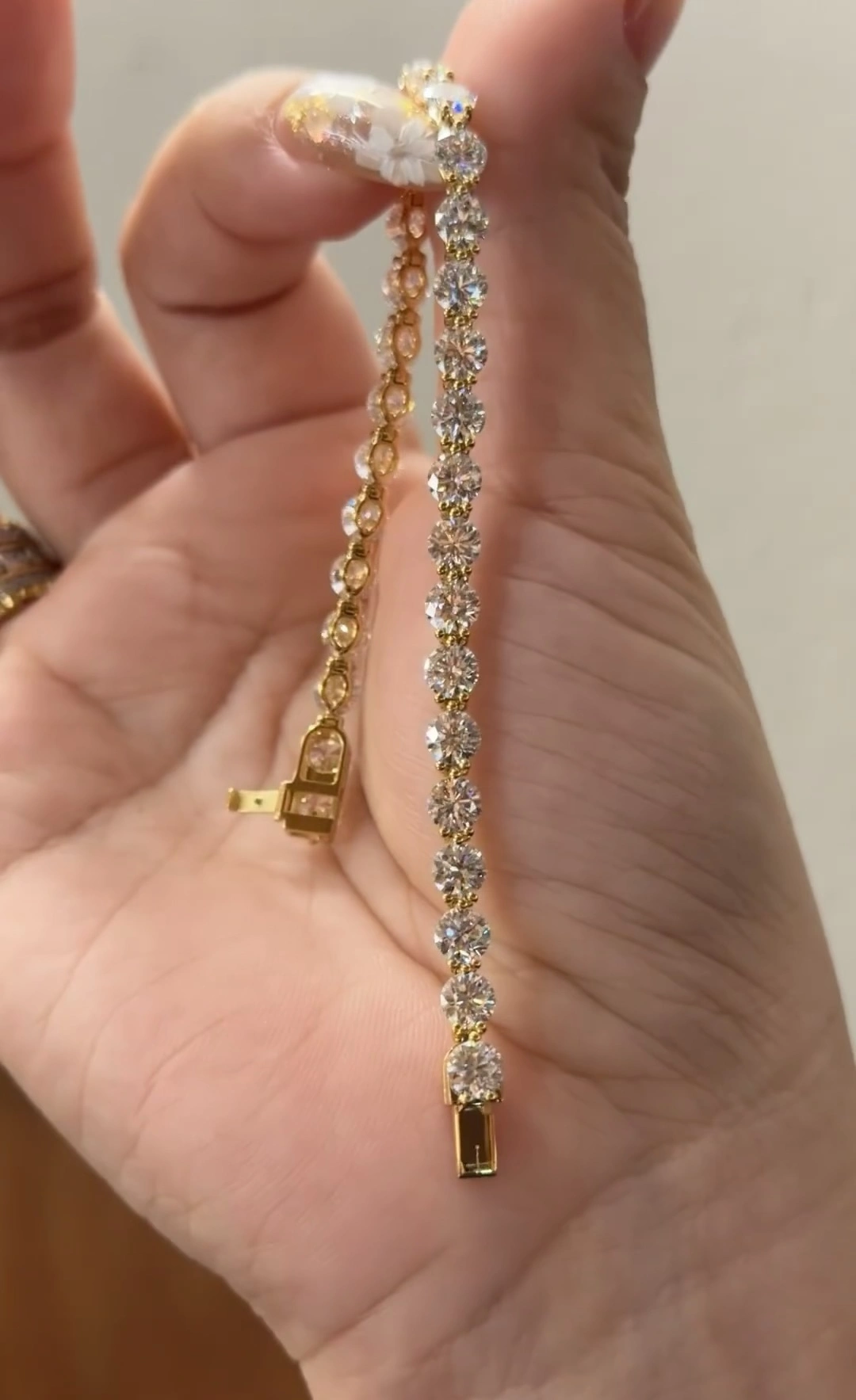 18K Lab Diamond Bracelet 15.68ct Round Bracelet Classic tennis bracelet with IGI certification 1