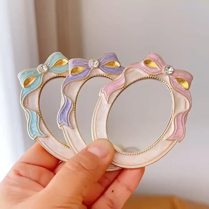 Portable and adorable vanity mirror for travel 1