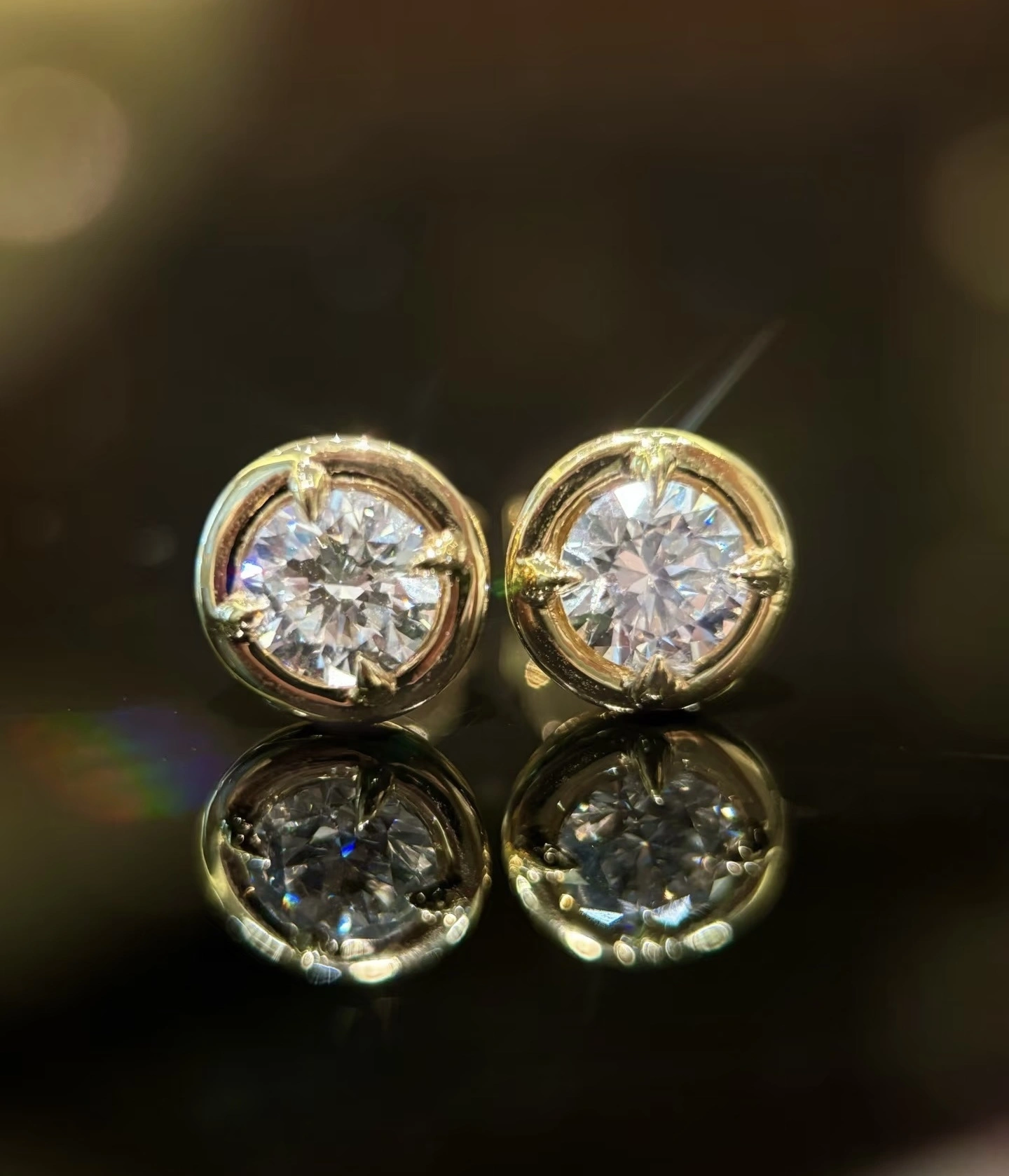 Sparkling Bubble Diamond Studs in 18K Gold | Classic Four-Prong Setting 1