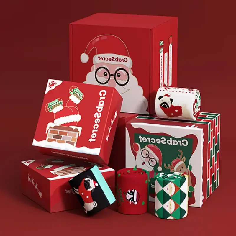 علب صلبة قابلة لإعادة التدوير باللونين الأحمر والأخضر، مغلفة بطبقة لامعة غير لامعة ورقائق ذهبية، لتغليف هدايا ومجوهرات عيد الميلاد 1