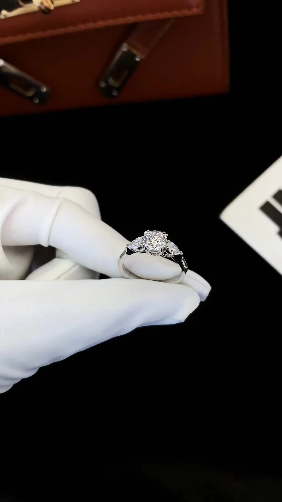 Round/Pear Cut Lab Diamond 3 Stones Engagement Rings D Color VVS1 18K White Gold Anniversary Wedding Promise Rings for Women 1