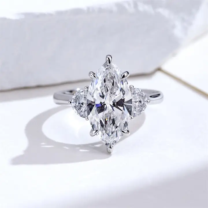 Bracelet En Or Blanc 18 Carats Avec Diamant - Neuf Avec étiquettes - Bijou élégant