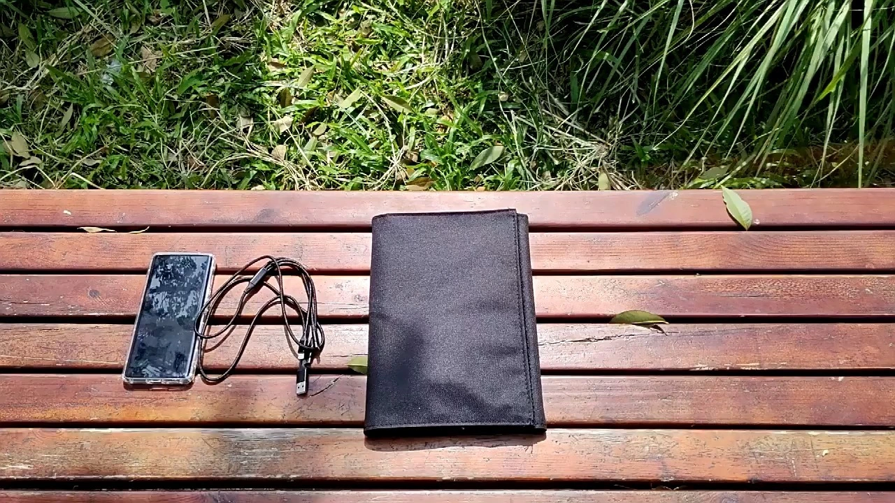 Factory Direct Sale 15W Portable Monocrystalline Foldable Solar Panel with USB for Camping Mobile Charging 1