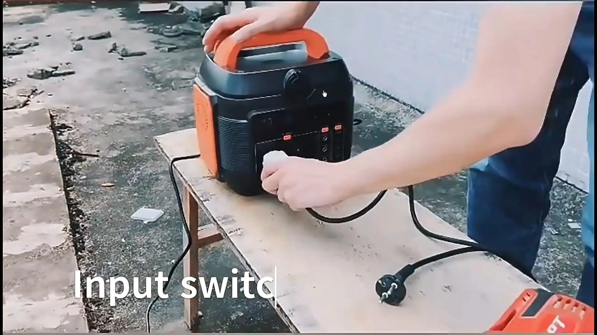 Smart Solar Portable Solar Power Station with Wireless Charging 600W Solar Powered Energy Charging Station for Mobile Phone 1