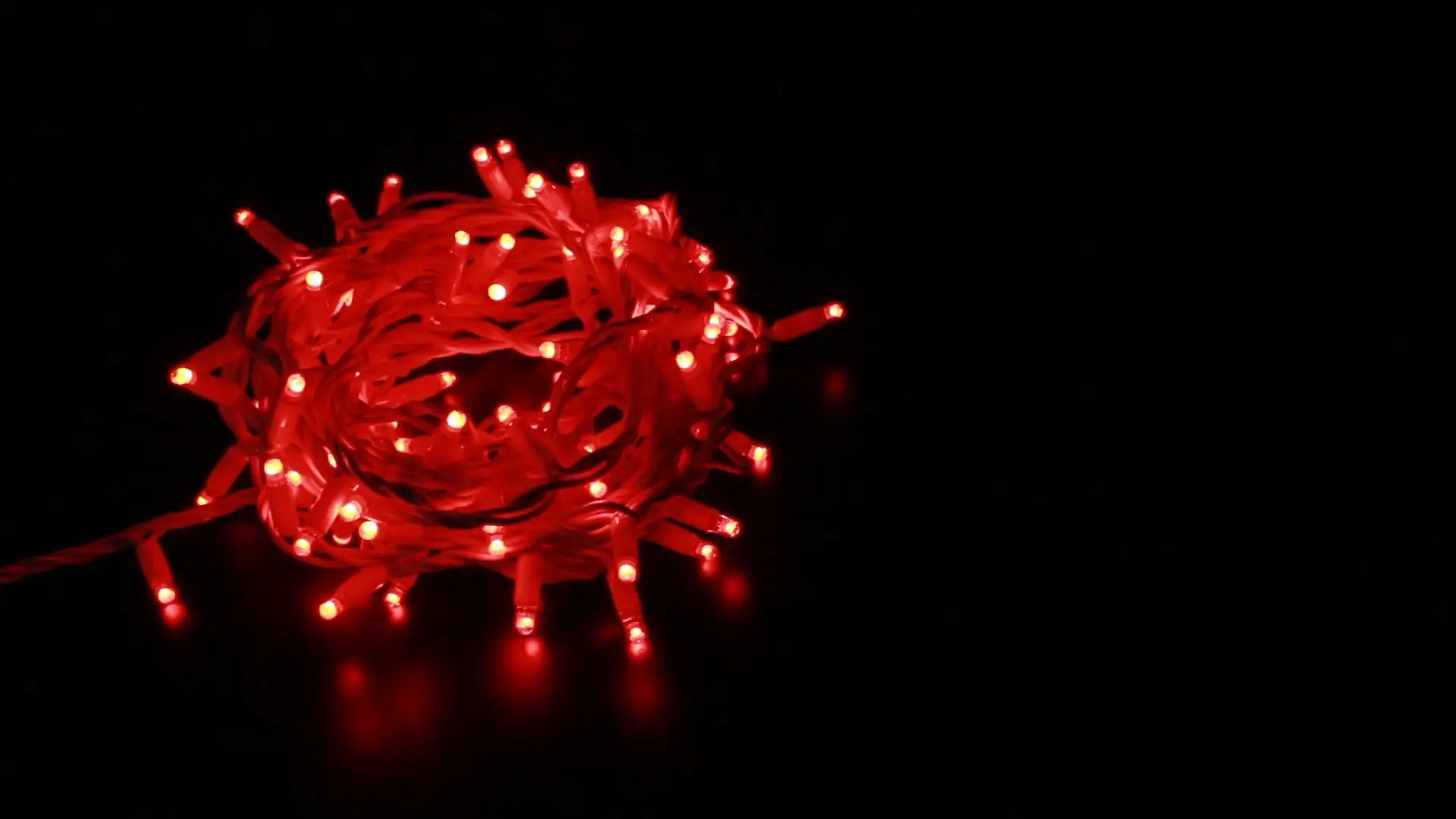 Smart RGB string light with APP control, offering multiple colors & dynamic modes rubber  PVC cable| Glamor 1