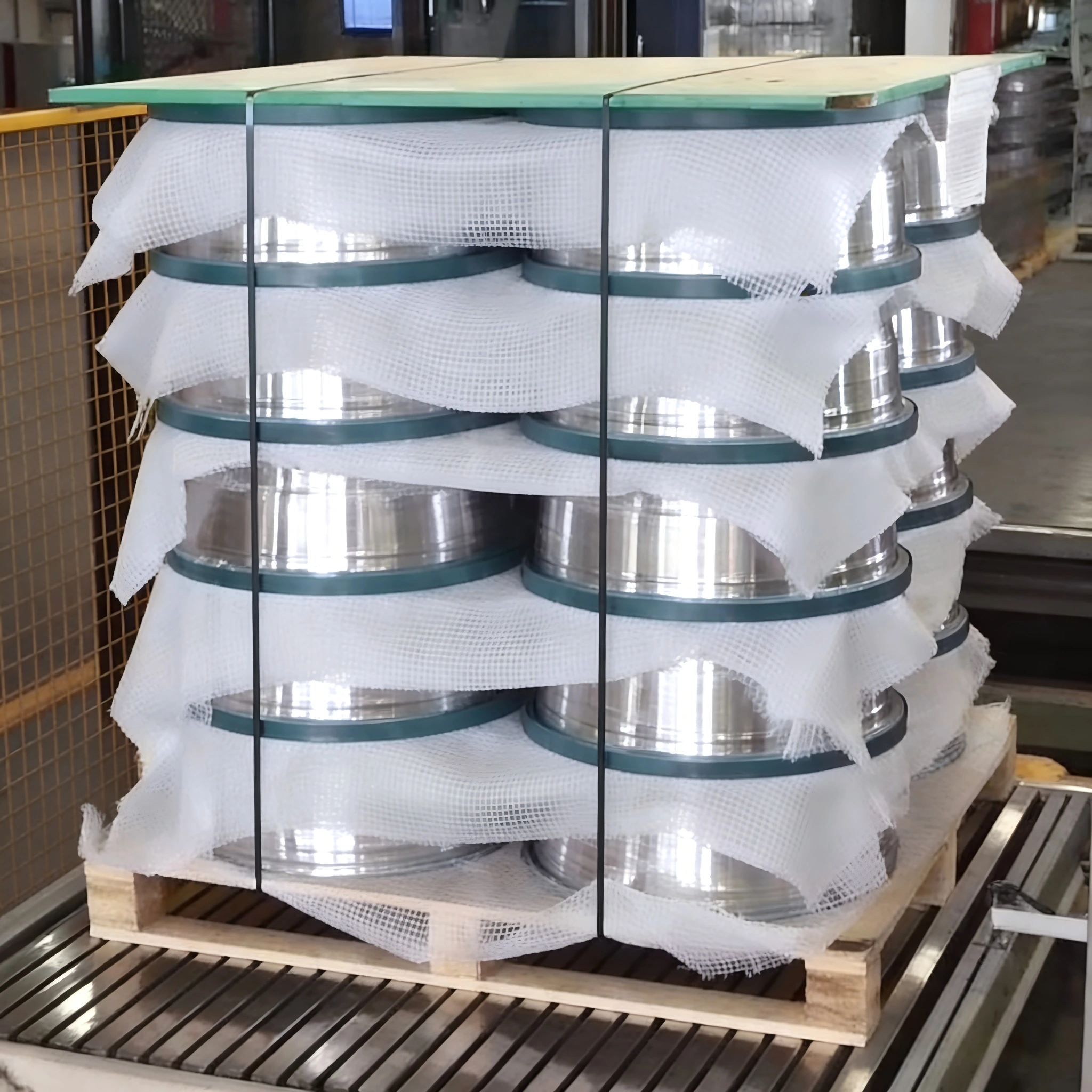 Fully Automatic Hub Pallet Packaging Line For Automotive Industry Scratch Proof 1