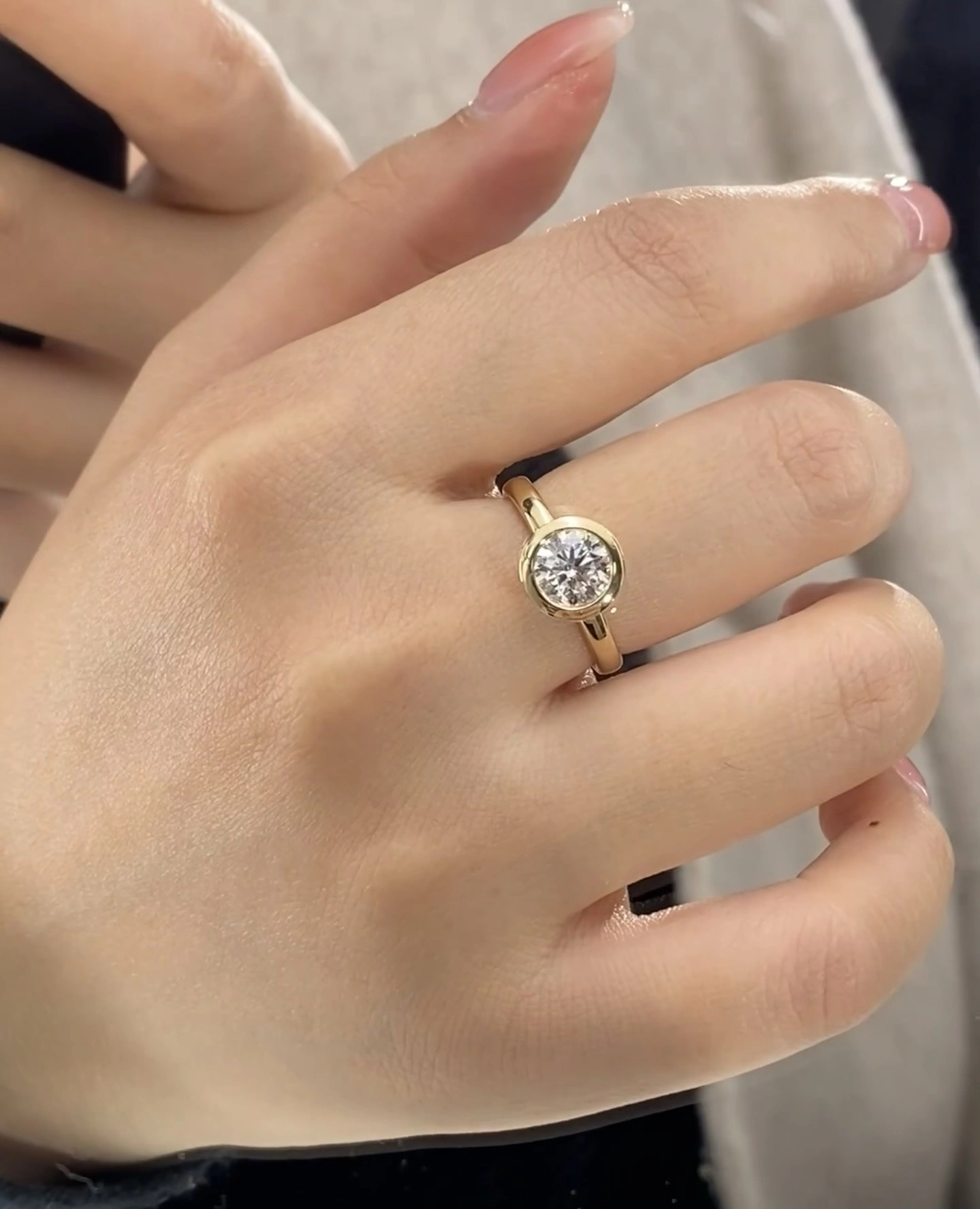 18K Lab Diamond Ring 1ct Round Set-in jewelry engagement ring with IGI certification 1