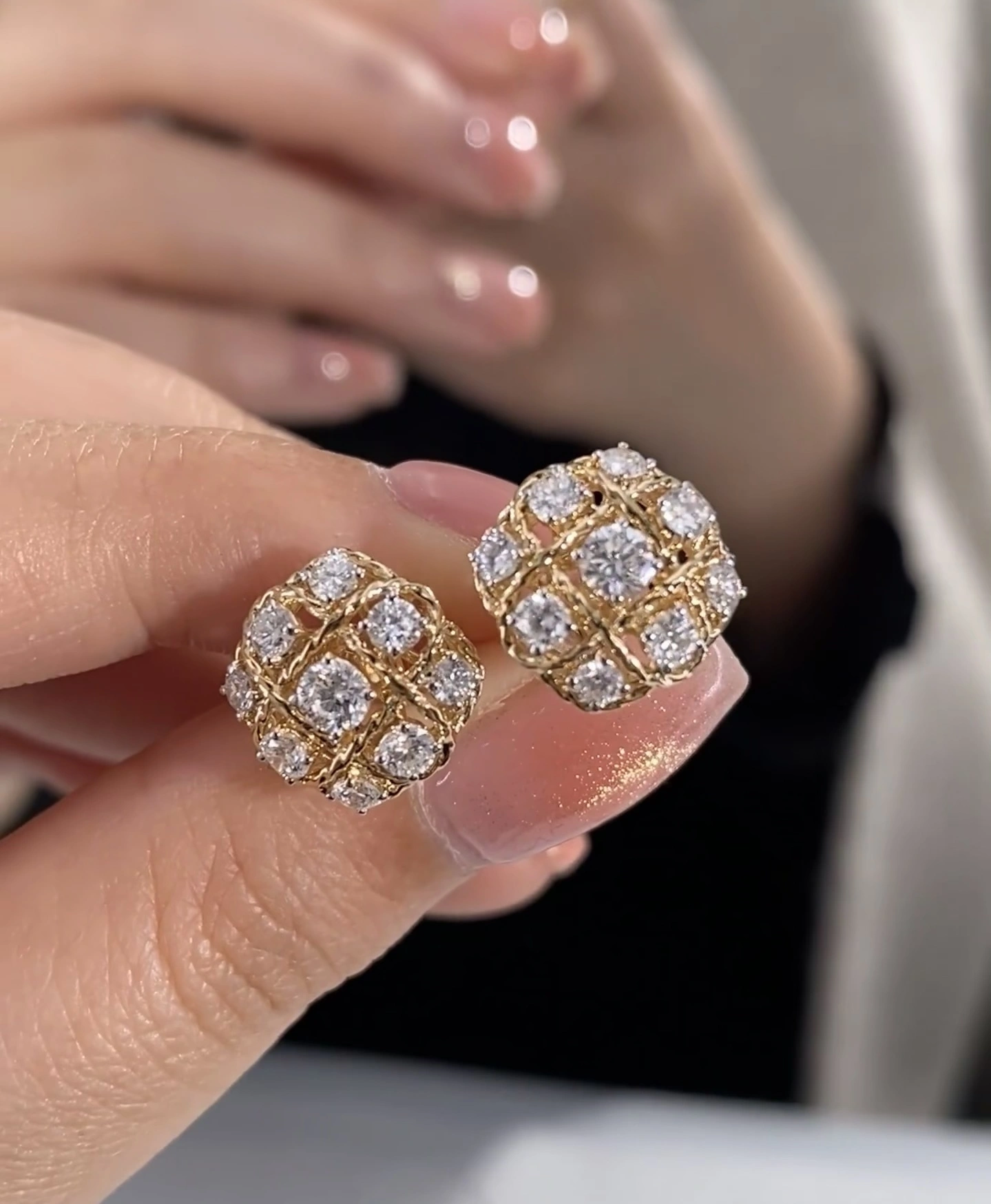 18K Lab Diamond Earrings 0.5ct Round Custom-designed earrings CVD VS with IGI certification 1
